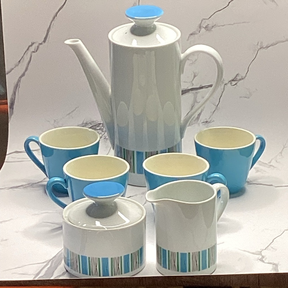 Harmony house Vintage Japan 9.5   Teapot, Cream,  Sugar, & 4 Cups